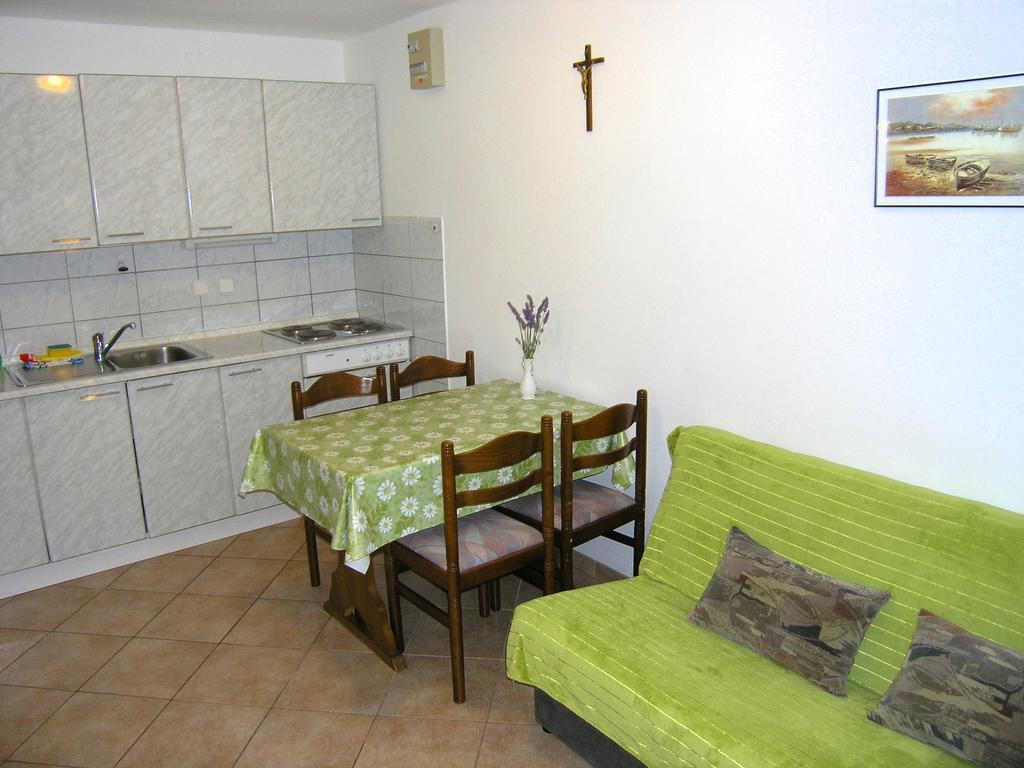 Apartmani Dolencic 크르크 외부 사진
