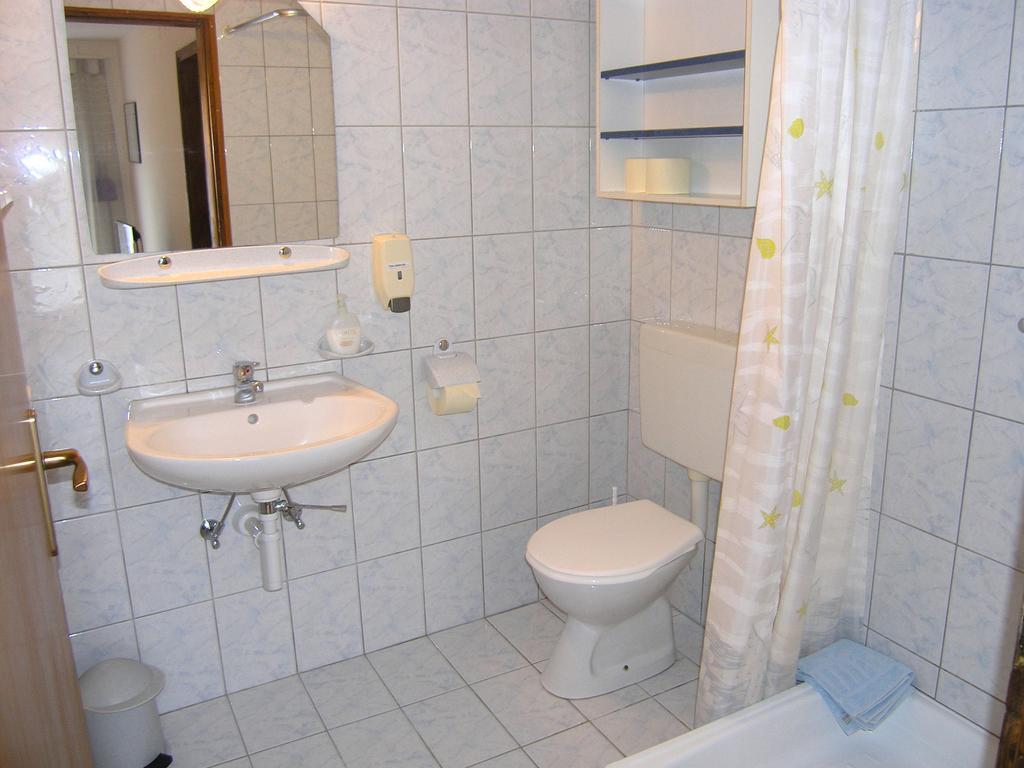 Apartmani Dolencic 크르크 외부 사진