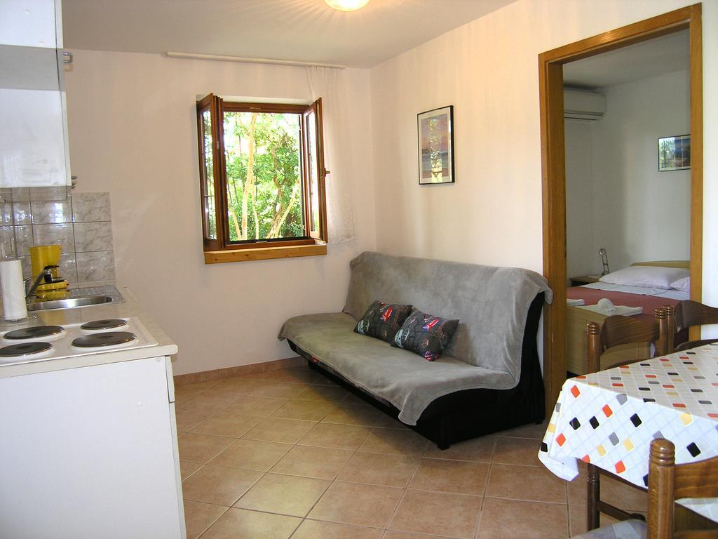 Apartmani Dolencic 크르크 외부 사진