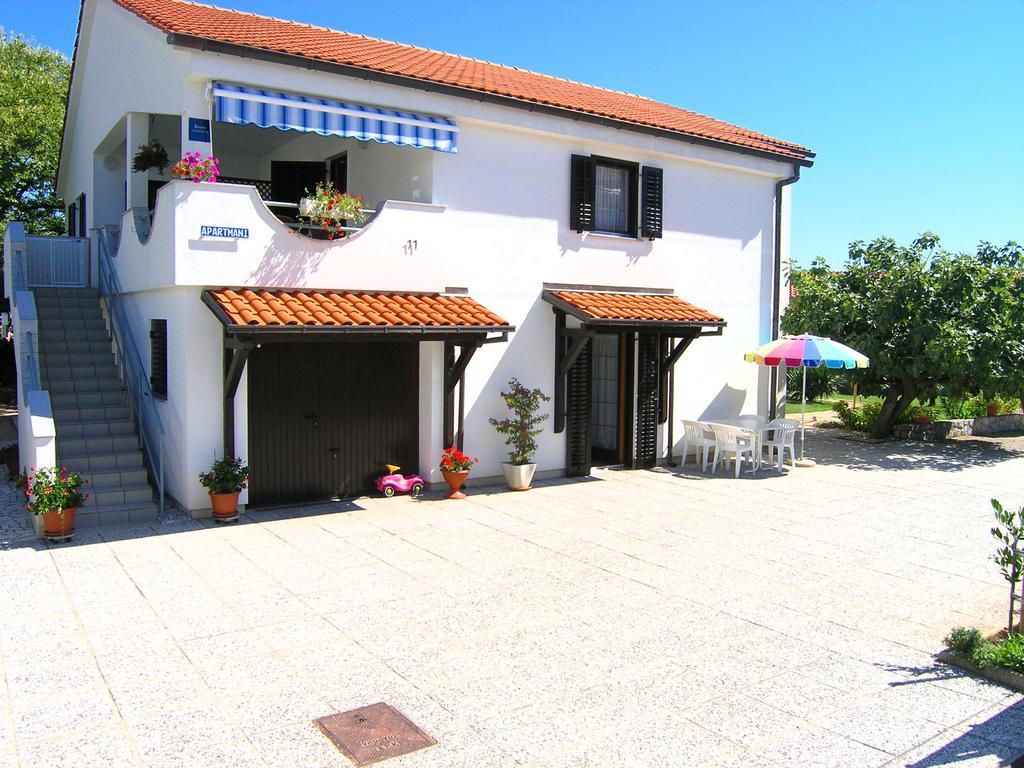 Apartmani Dolencic 크르크 외부 사진