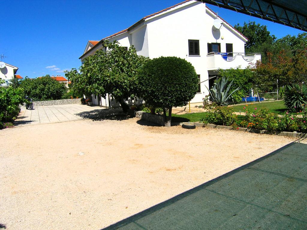 Apartmani Dolencic 크르크 외부 사진